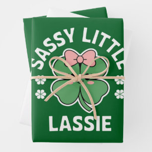 Feuille De Papier Cadeau Fête de la Saint-Patrick Petite Fille Sassy Enfant