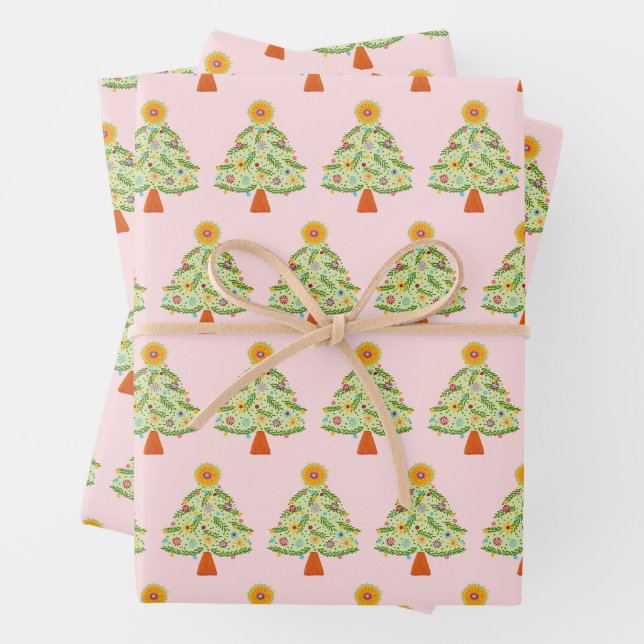 Feuille De Papier Cadeau Fête des arbres de Noël Whimsical Folk (En situation)