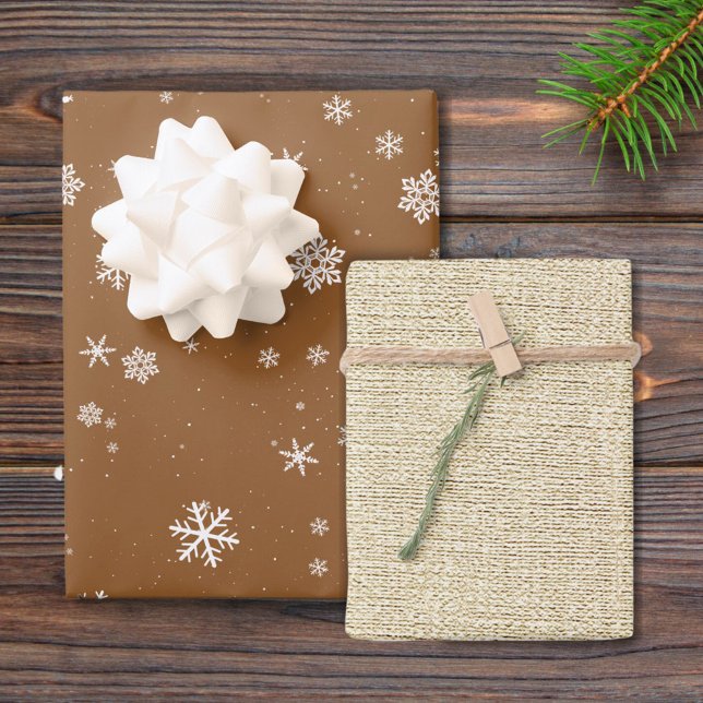 Feuille De Papier Cadeau Flammes de Noël Brown de Beige Rustique (Créateur téléchargé)