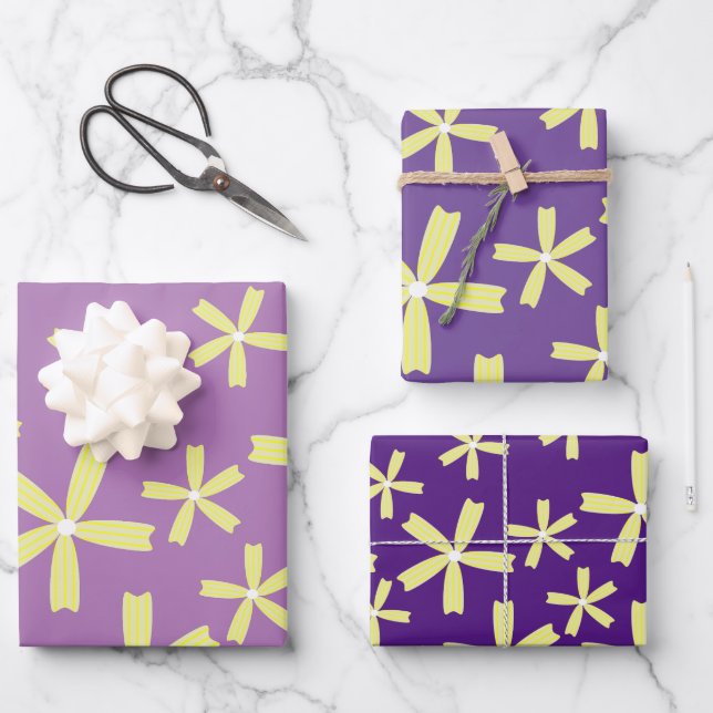 Feuille De Papier Cadeau Fleurs jaunes sur Motif pourpre (Recto)