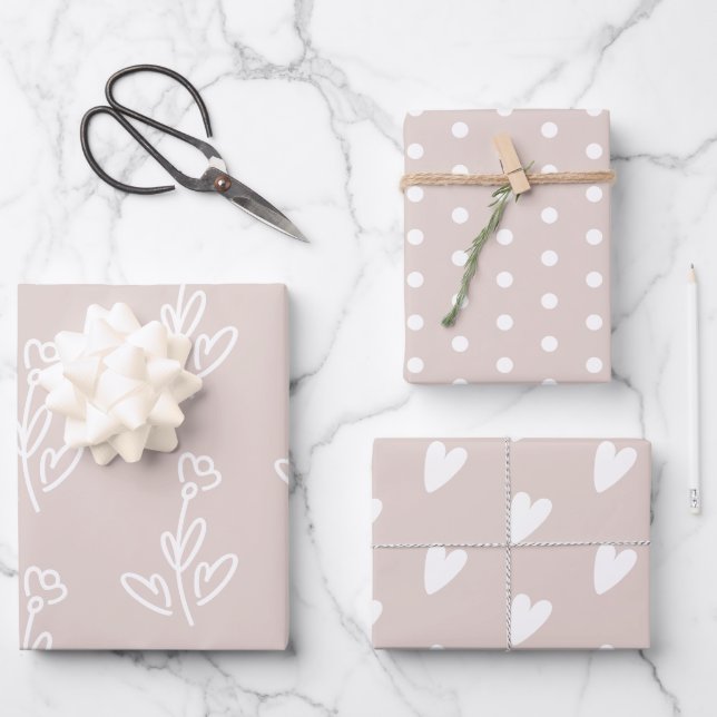 Feuille De Papier Cadeau Fleurs Roses pâles et poussiéreuses Coeurs Pois (Recto)