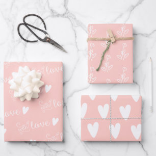 Feuille De Papier Cadeau Flore Rose À Motif Avec Amour