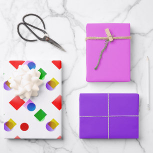 Feuille De Papier Cadeau Forme et couleur brillantes avec cadeaux roses et