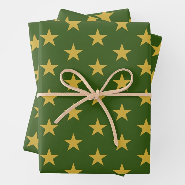 Feuille De Papier Cadeau Gold Stars sur Emerald Green (En situation)