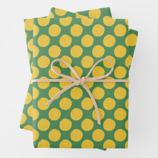 Feuille De Papier Cadeau Green and Gold Polka Dot Gift Wrap