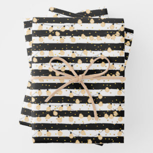 Feuille De Papier Cadeau Guirlande de lumières sur rayures blanches noires