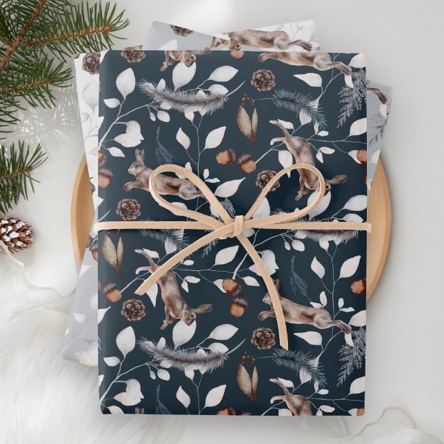 Feuille De Papier Cadeau Hiver rustique de l'aquarelle bondissante du lièvr (Créateur téléchargé)
