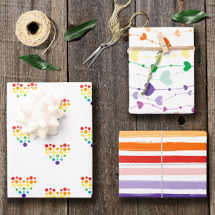 Feuille De Papier Cadeau Joli arc-en-ciel rayé et Motif de coeur Anniversai