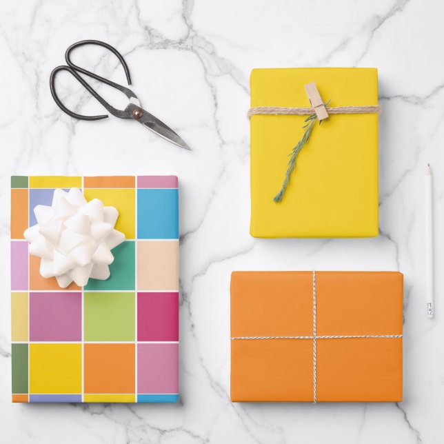 Feuille De Papier Cadeau Joueur de chèques au printemps enveloppant des feu (Recto)