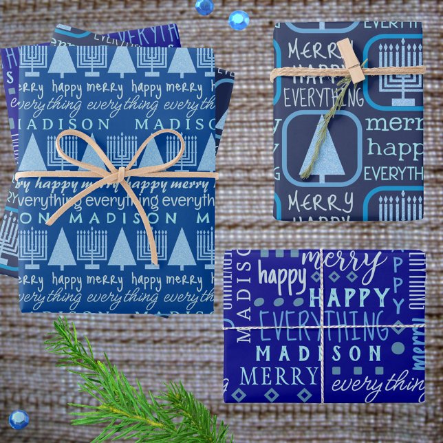 Feuille De Papier Cadeau Joyeux bleu interconfessionnel Tout ajouter Nom en (This interfaith family holiday wrapping paper in blue is easy to customize and make your own)