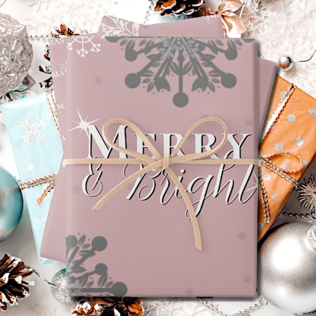 Feuille De Papier Cadeau Joyeux rose et flèches de neige brillantes Noël (Pink Merry and Bright Snowflakes Christmas Wrapping Paper Sheets)