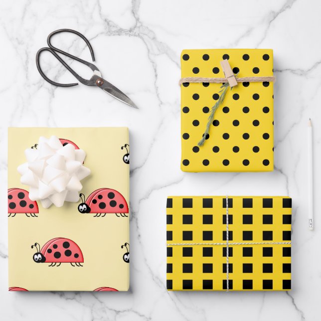 Feuille De Papier Cadeau Ladybugs, points et carrés jaunes et noirs (Recto)