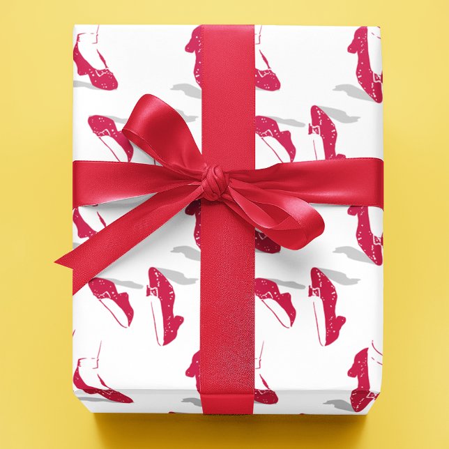 Feuille De Papier Cadeau L'Assistant D'Oz™ | Motif Ruby Slippers™ (Wrapped gift)