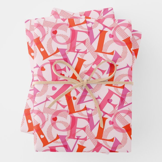 Feuille De Papier Cadeau LOVE Typographie Motif Saint Valentin (En situation)