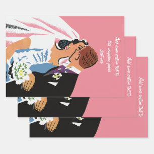 Feuille De Papier Cadeau Mariage Vintage, Mariée Rétro et Marié s'Embrassan