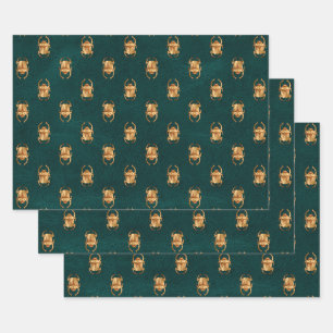 Feuille De Papier Cadeau Métallurgie de l'égyptien Scarab sur vert