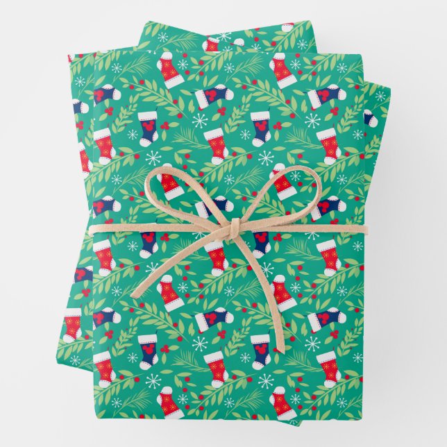 Feuille De Papier Cadeau Mickey Mouse | Christmas Stockings & Holly Motif (En situation)