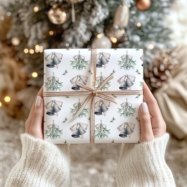 Feuille De Papier Cadeau Mistletoe de Noël et cloches d'argent (Silver Bells and Mistletoe Christmas Wrapping Paper)
