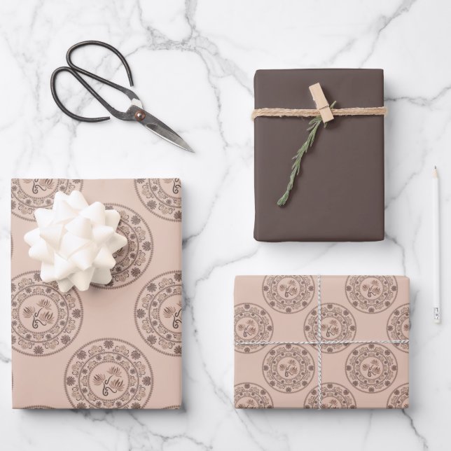 Feuille De Papier Cadeau Mocha Rococo Revival Lotus Polka Dot Mandala (Recto)