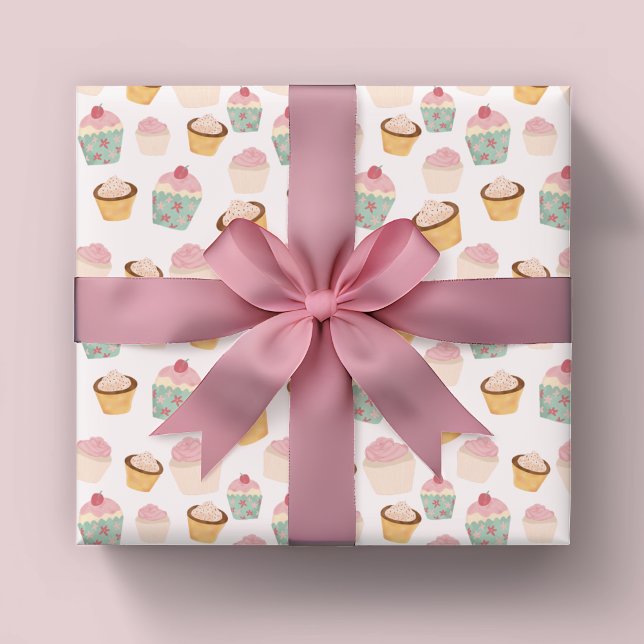 Feuille De Papier Cadeau Motif Cupcake (Cute cupcake wrapping paper sheets perfect for girls birthday parties or baby shower.)
