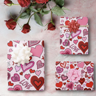 Feuille De Papier Cadeau Motif d'amour de cœurs roses rouges mignons