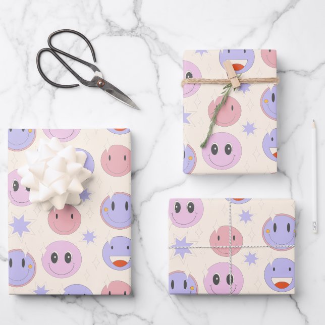 Feuille De Papier Cadeau Motif de sourire heureux violet (Recto)