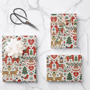 Feuille De Papier Cadeau Motif scandinave rouge et vert de Noël folklorique