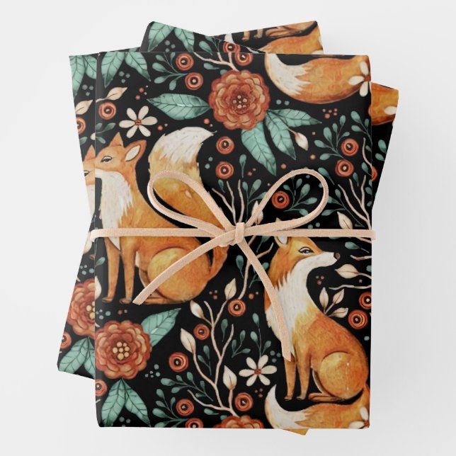 Feuille De Papier Cadeau Mystical Woodland Fox with Moons and Moths (En situation)