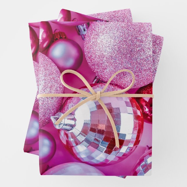 Feuille De Papier Cadeau Ornements de Noël rose vif (En situation)