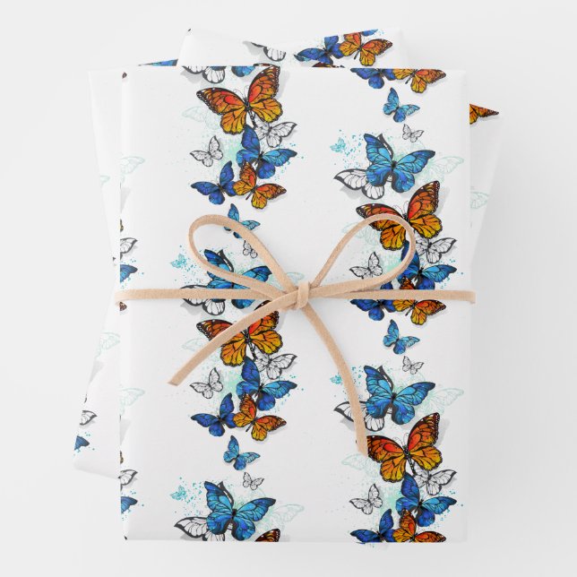 Feuille De Papier Cadeau Papillons volants Morpho et Monarch (En situation)