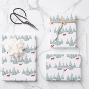 Feuille De Papier Cadeau Paysage hivernal blanc - Forêt de sapins et cerfs 