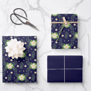 Feuille De Papier Cadeau Poinsettias blanches sur Arrière - plan bleu marin