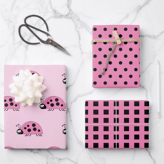 Feuille De Papier Cadeau Poupées et carrés roses et noirs (Recto)