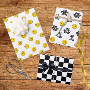 Feuille De Papier Cadeau Rétro Un Garçon Heureux Sourire Visage Joyeux 1er 