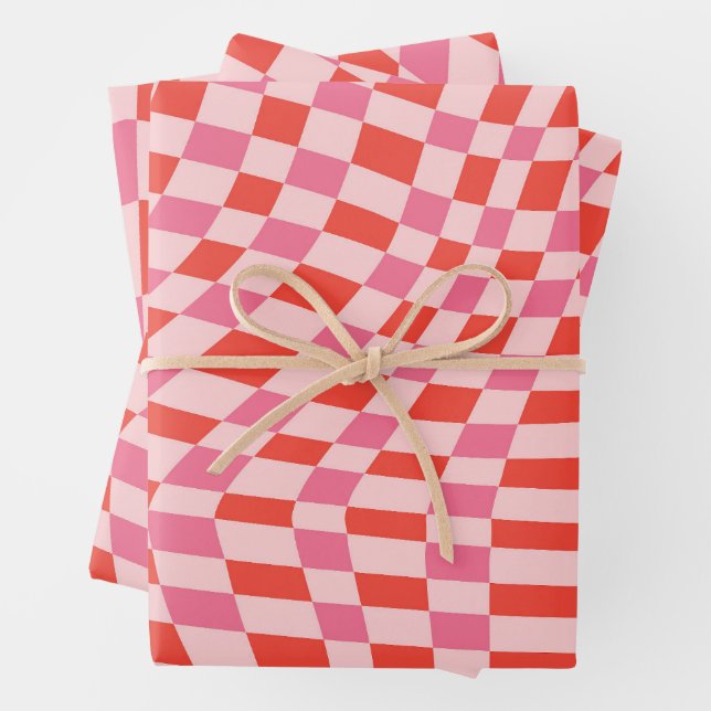 Feuille De Papier Cadeau Retro Valentine Pink Red Wavy Checkerboard Cute (En situation)