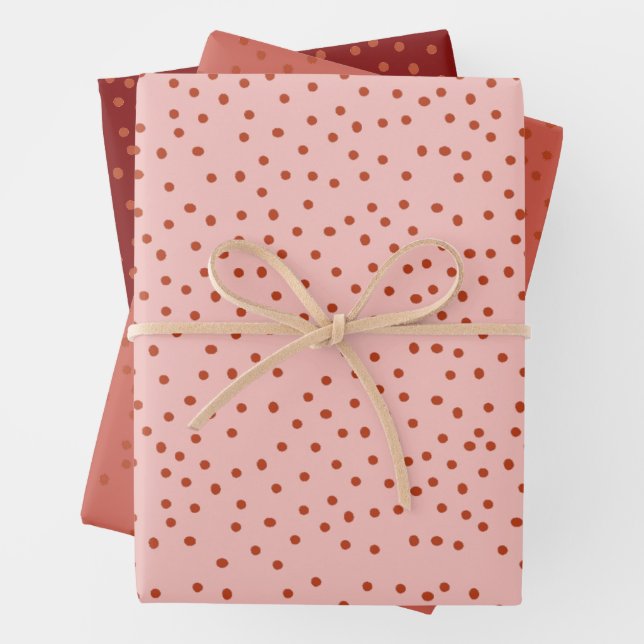 Feuille De Papier Cadeau Rich Red Polka Dot Holiday Gift Wrap  (En situation)