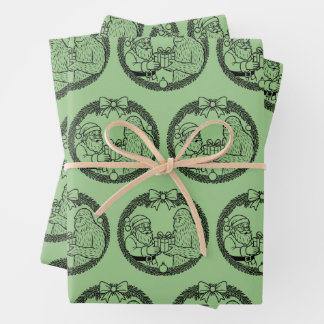 Feuille De Papier Cadeau Santa Claus Giving Gift to Bigfoot