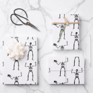 Feuille De Papier Cadeau Squelettes d'Halloween, des friandises ou un sort,