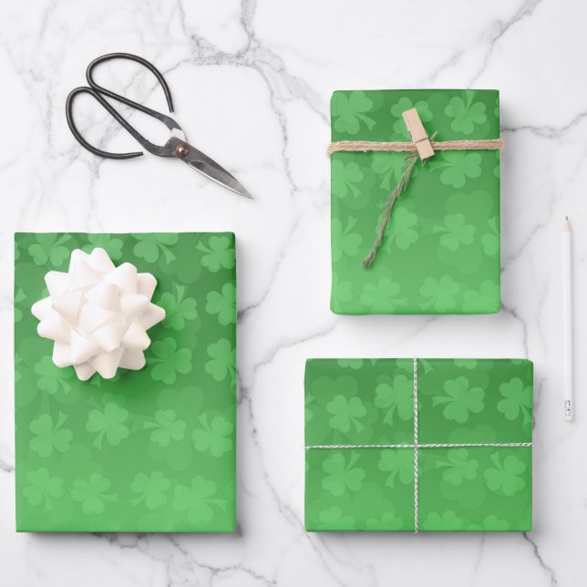 Feuille De Papier Cadeau St. Patrick's Day green shamrock ombre motif (Recto)