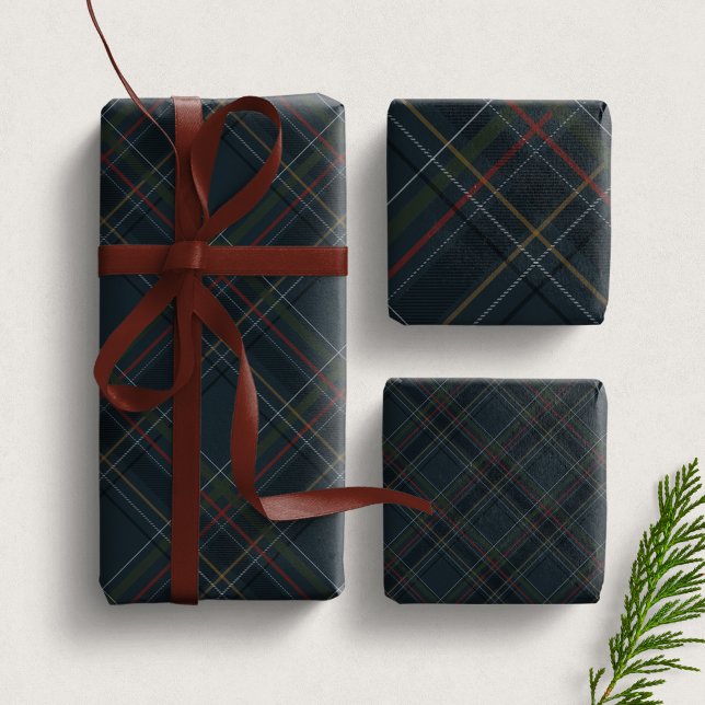 Feuille De Papier Cadeau Stylish dark navy blue Christmas plaid holiday (Créateur téléchargé)