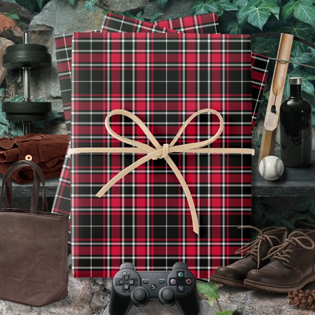 Feuille De Papier Cadeau Tartan - Noir-Rouge-Blanc (Tartan - Black-Red-White Wrapping Paper Sheets by Leapfroglisics Shop)