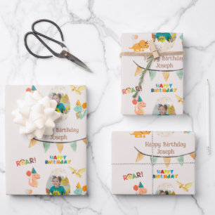 Feuille De Papier Cadeau Thème d'anniversaire dinosaure - Nom personnalisé