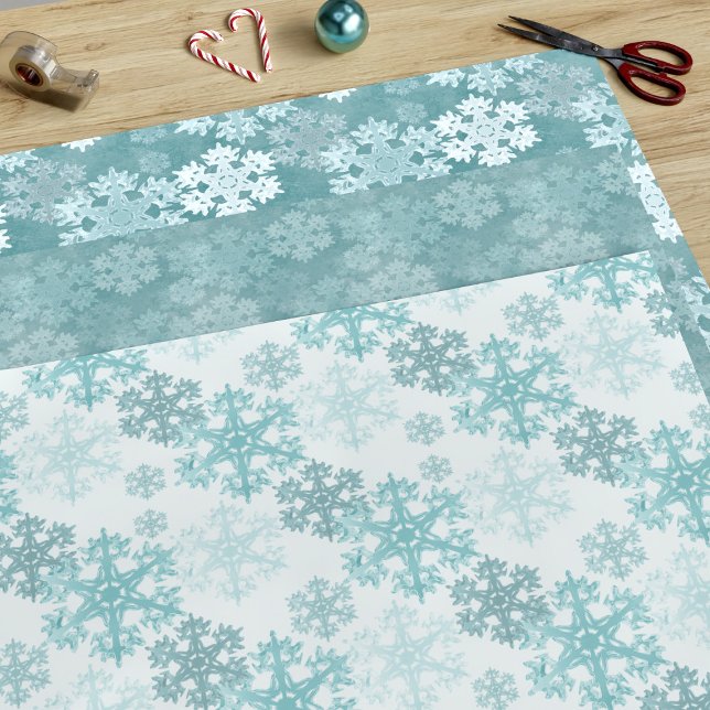 Feuille De Papier Cadeau Turquoise hiver Flocon de neige Motif trio Noël (A trio of teal snowflake wrapping paper sheets just for you)