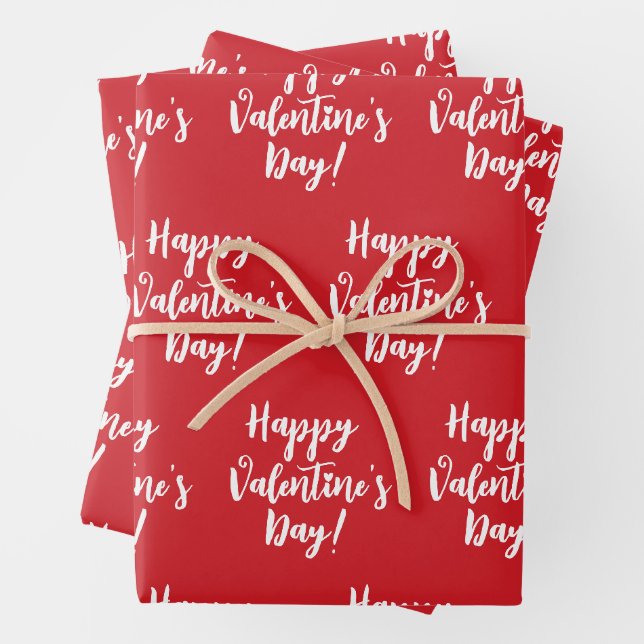 Feuille De Papier Cadeau typographie Heureuse Sainte-Valentin rouge moderne (En situation)