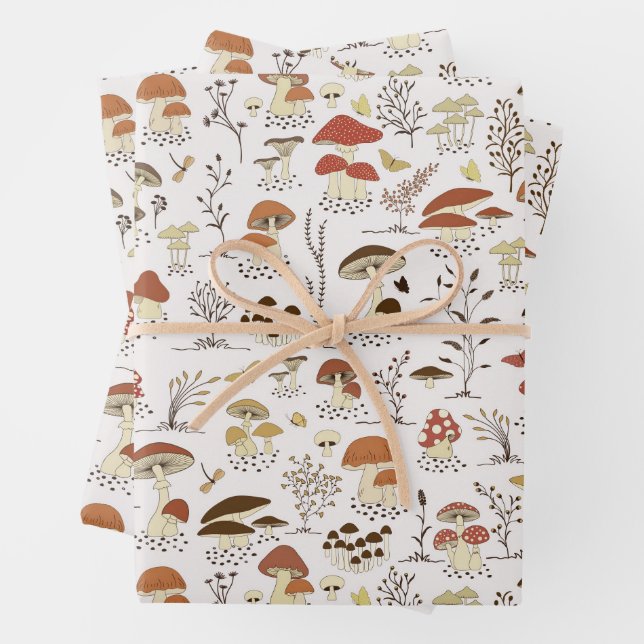 Feuille De Papier Cadeau Whimsical Woodland Champhrooms Motif (En situation)