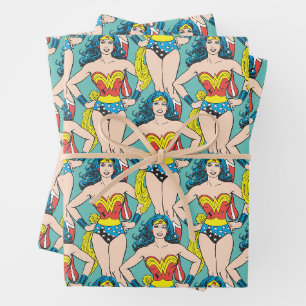 Feuille De Papier Cadeau Wonder Woman tient sur les hanches