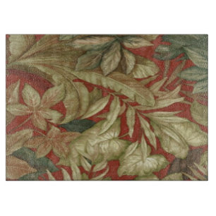 Feuille d'or sur la planche à découper rouge