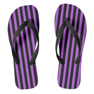 Feuilles à tongs violettes et noires