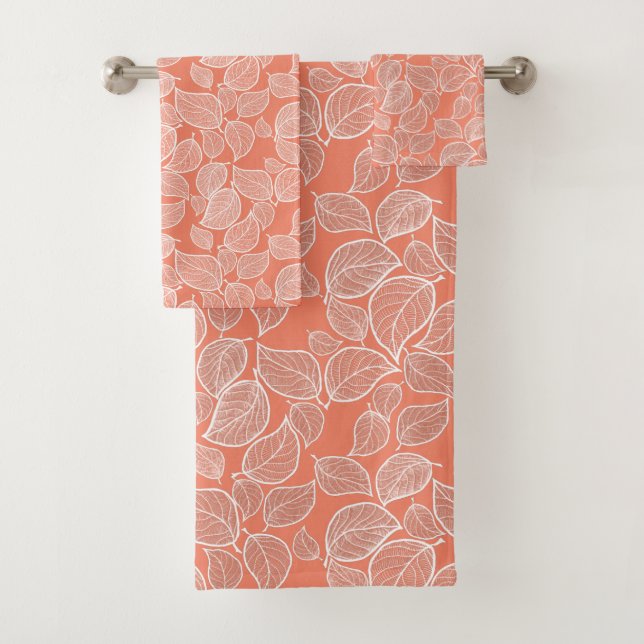 Feuilles blanches sur serviette orange (En situation)