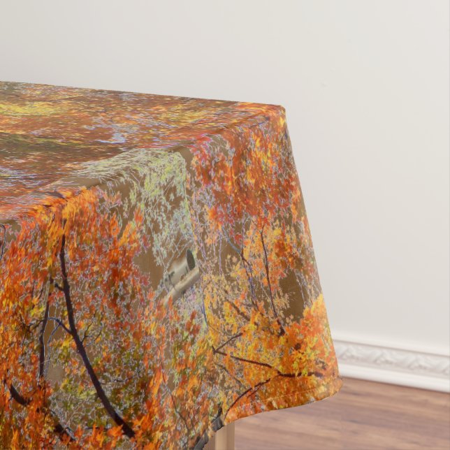 Feuilles d'automne Abstraites sur la nappe d'arbre (In Situ)